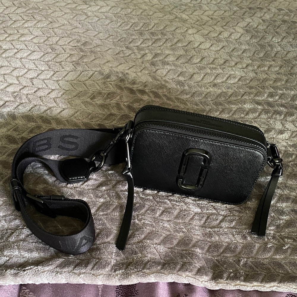 Marc Jacob Black Crossbody Bag with Logo Strap